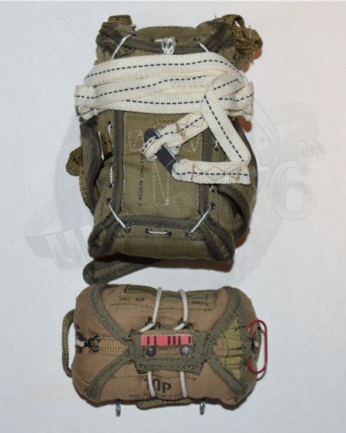 Rare & Hard To FindBlue Box Toys WWII US Army Paratroopers Parachute Main & Reserve Chute