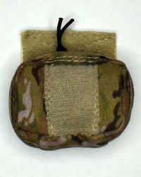 MC Toys PMC Private Military Contractor & Dog: Medical Pouch (Desert)