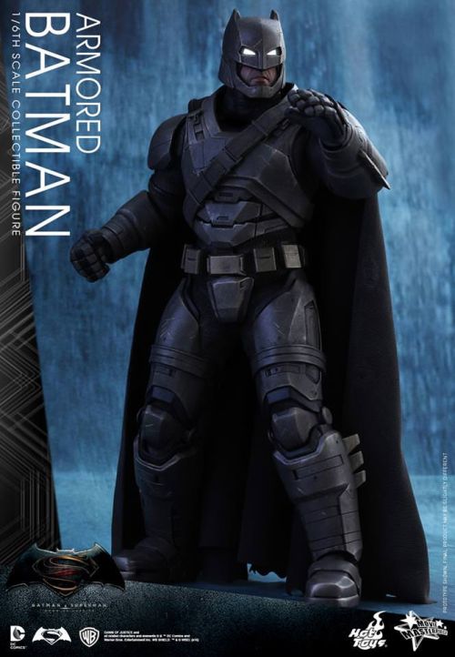 Hot Toys Armored Batman #4