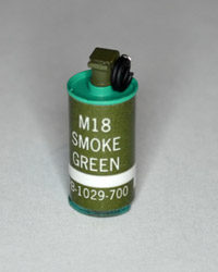 Soldier Story USAF PJ US Air Force PARARESCUE Jumper Type B: M18 Smoke Grenade (Green)