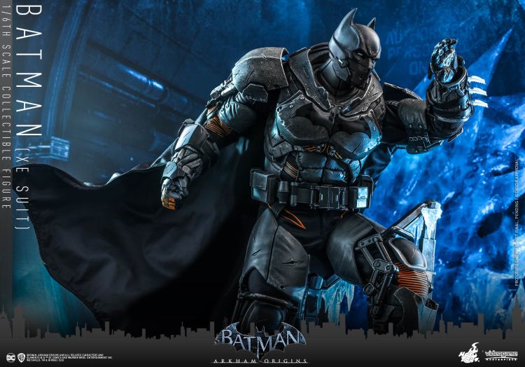 Hot Toys Batman Arkham Origins – XE Suit #13