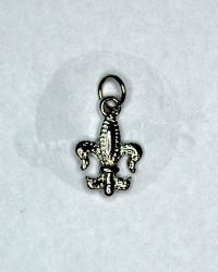 Unknown Manufacturer Fleur De Lis Necklace Pendant (Silver)